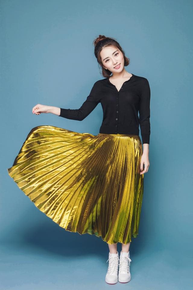 歌手陶晶晶一展傲人身材