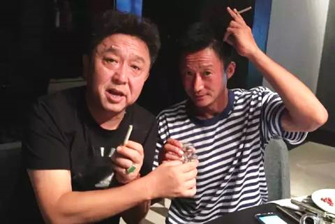 一个是石富宽的徒弟一个是侯耀文的徒弟他们和师父一样了不起